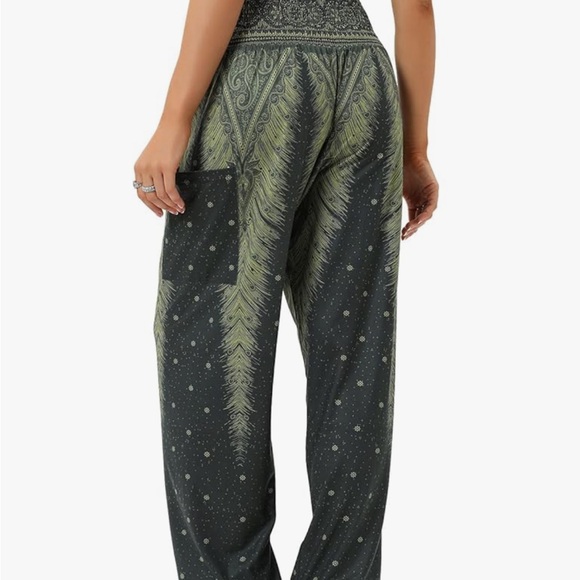 Green Harem High Waist Yoga Boho Trousers with Pockets - Picture 3 of 9